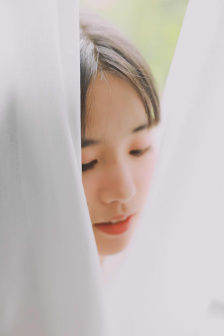 四个女学生的精油按摩